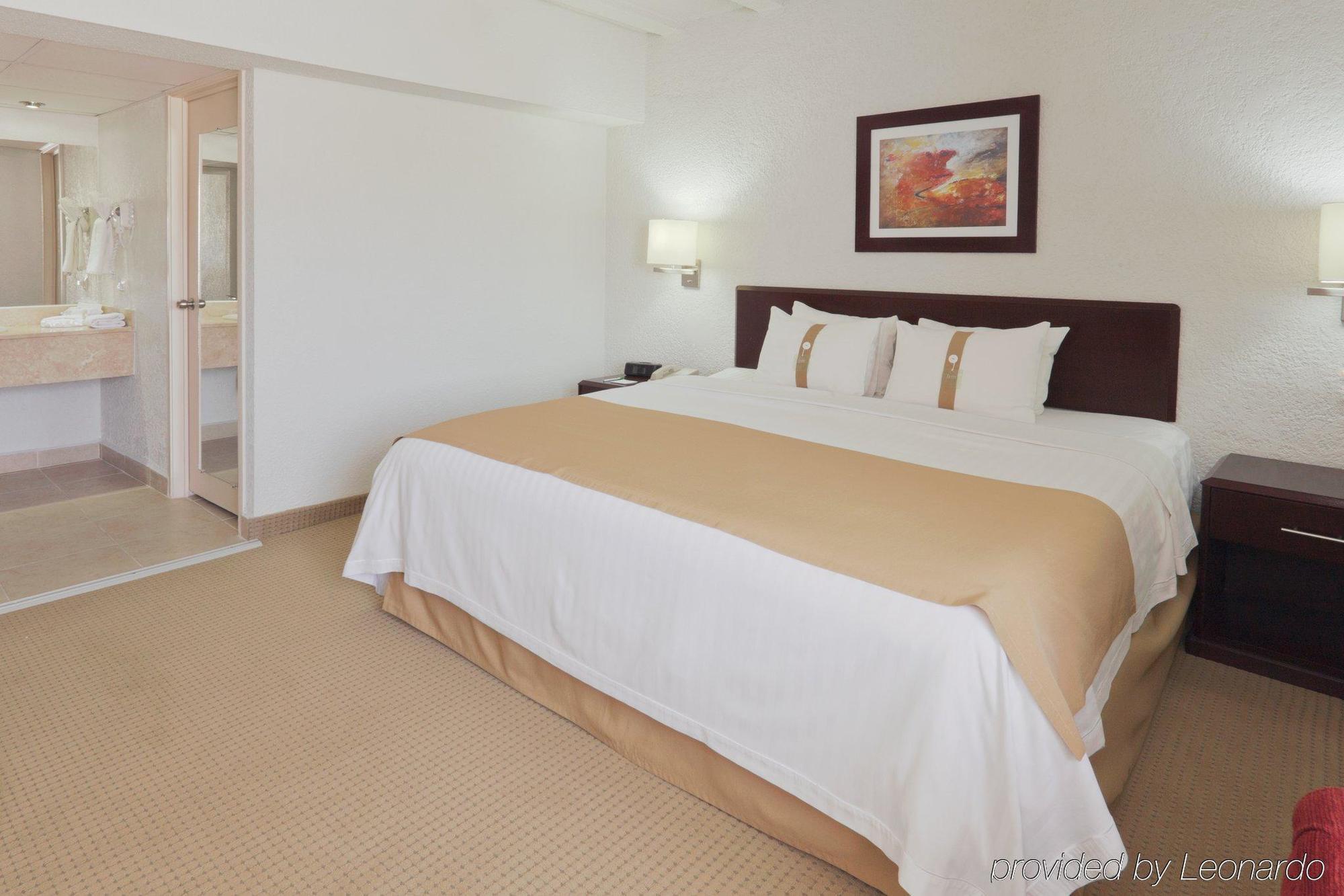 Voco Hermosillo By Ihg Room photo